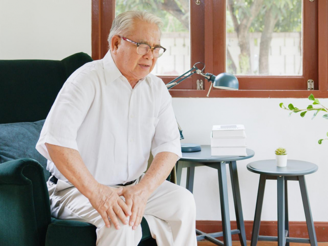 一下雨就關節痛？營養師激推「5種飲食」有感鎮痛、抗發炎：「這兩種魚」每周至少吃2次